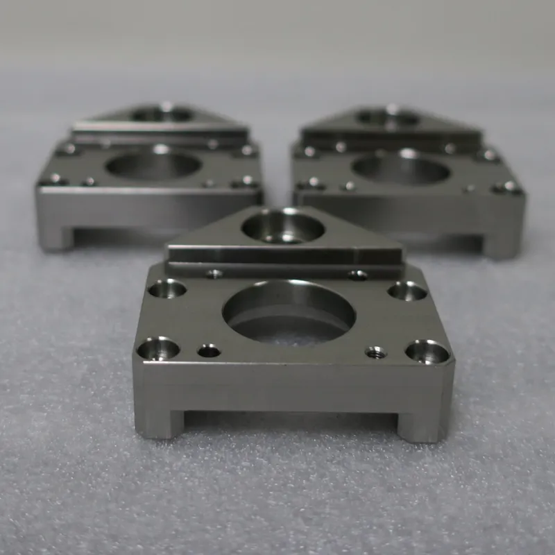 Illustration of stainless steel surface with chromium oxide passive film