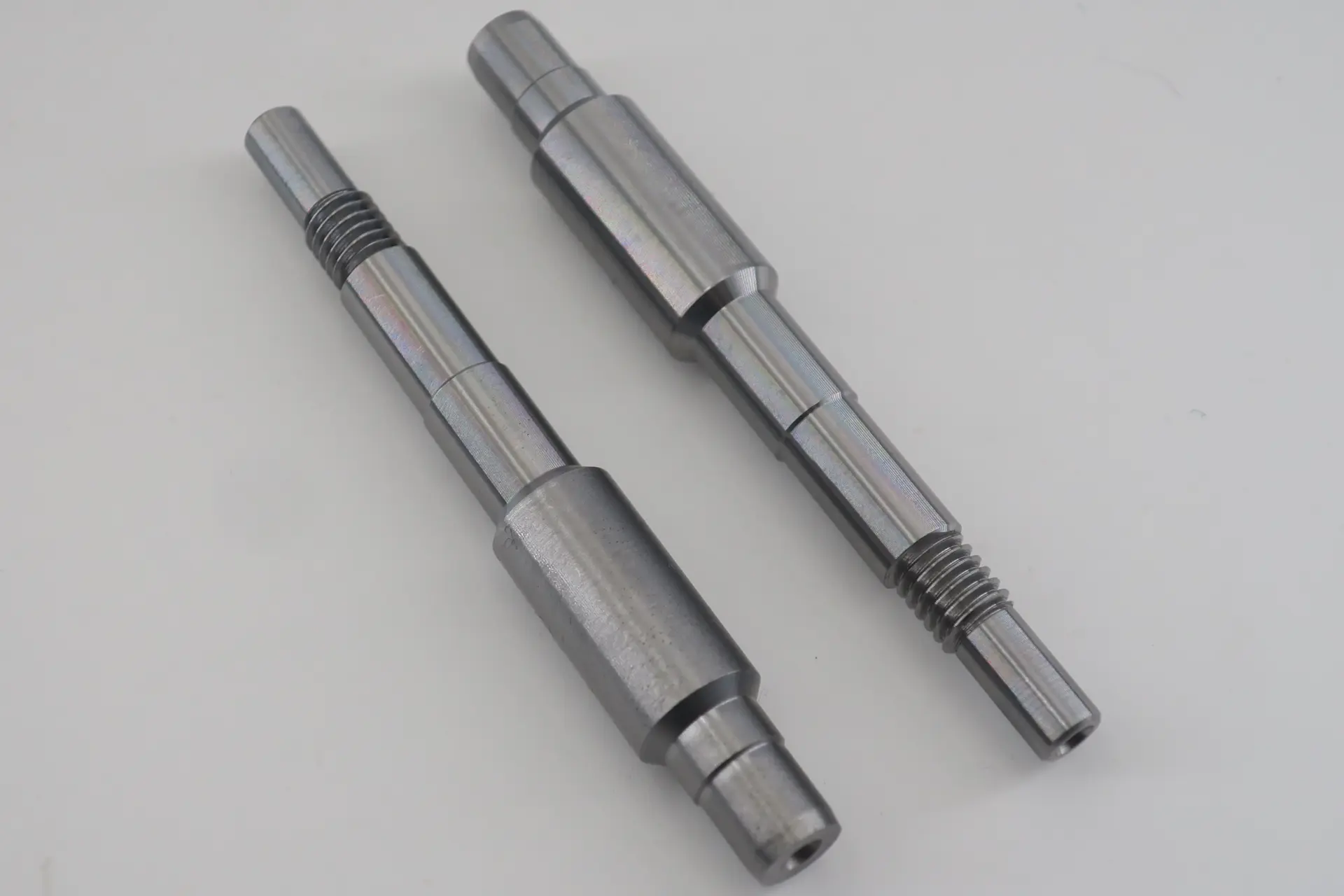 4140 steel shaft used in industrial machinery for high strength and wear resistance