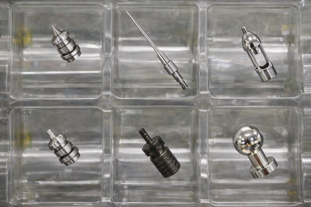 Custom precision medical titanium and stainless steel swiss turning parts