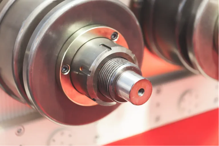 CNC Machining vs Injection Molding: How to Choose for Plastic Parts