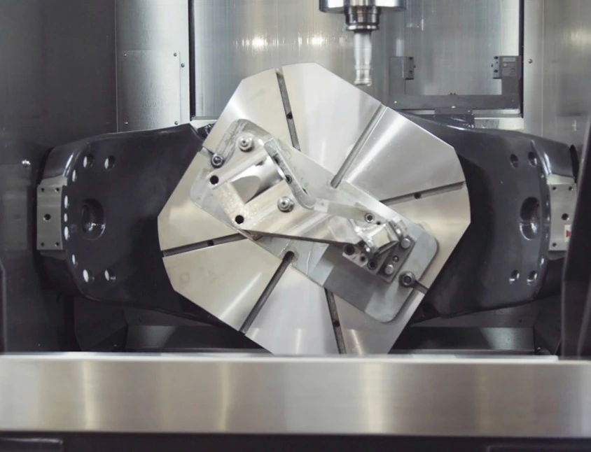 Indexed 3+2 machining on a tilted rotary table