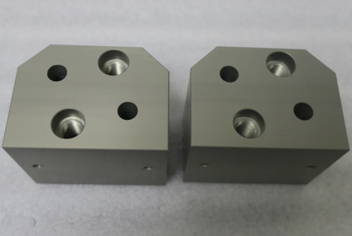 7075 aluminum bearing block hard coat anodizing