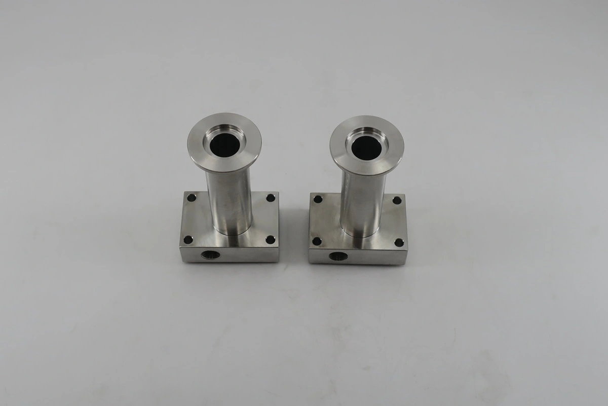 Compact vacuum and gas-sampling interface blocks