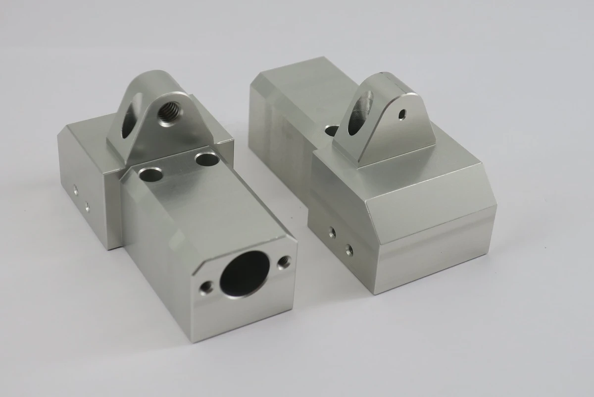clear anodized 6061 medical equipment carriers