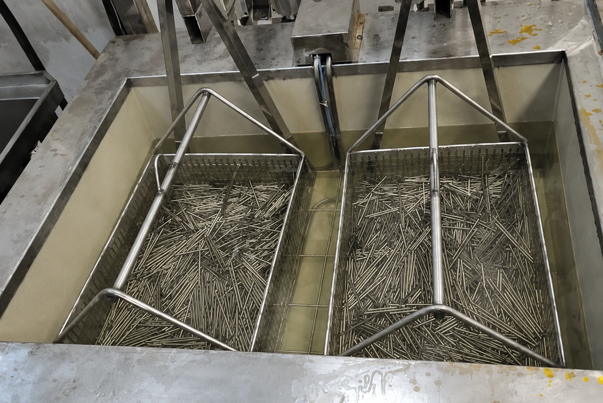 stainless steel treatment bath illustration