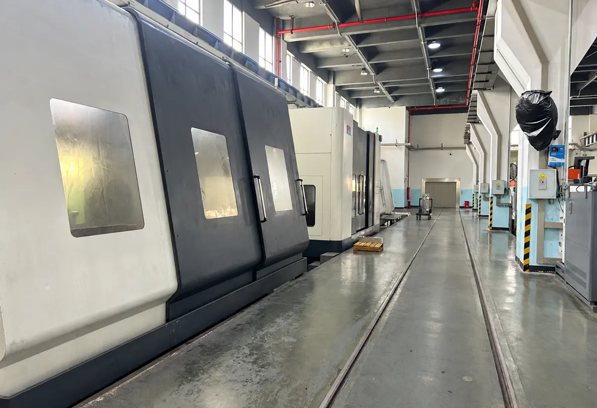 Rollyu precision CNC machining workshop