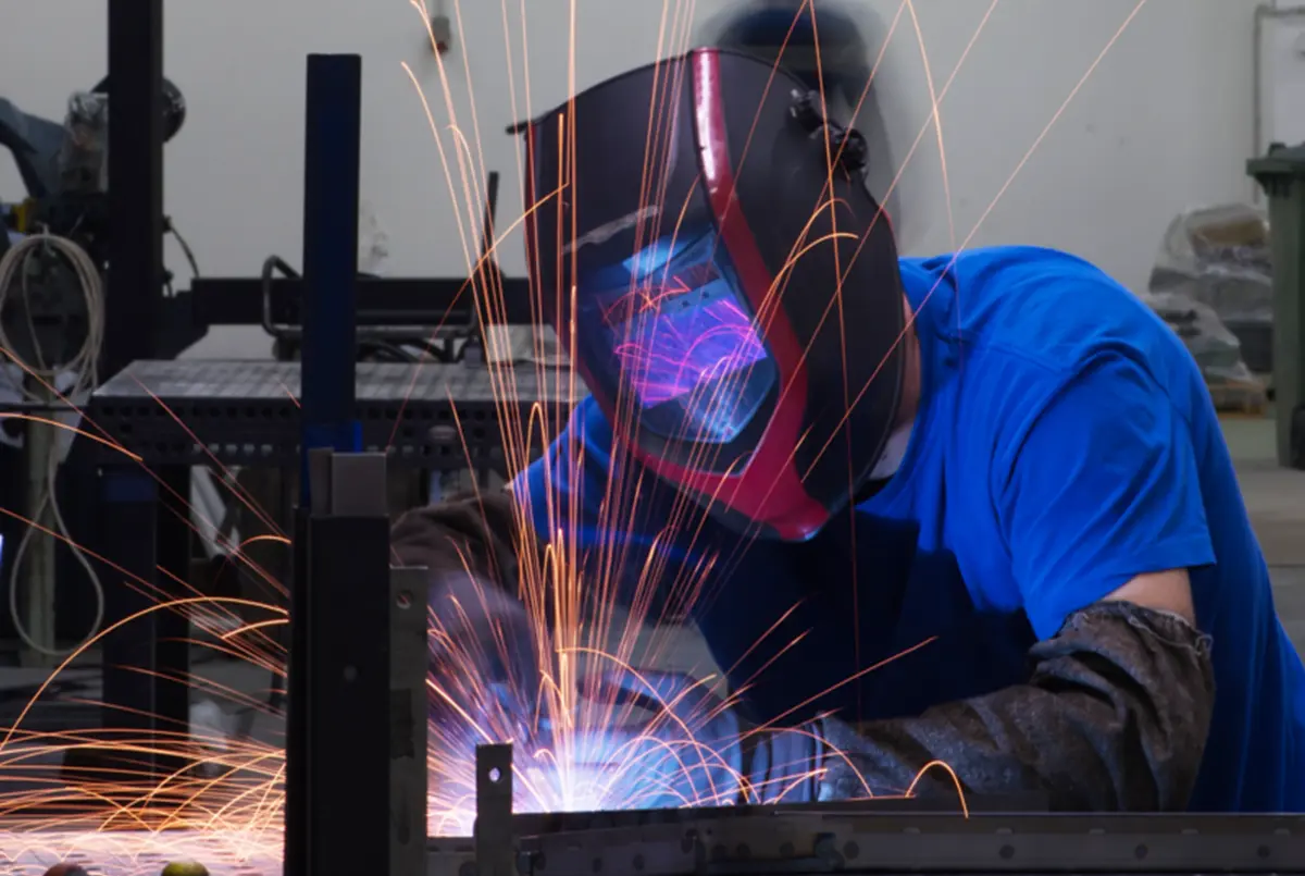 Welding sheet metal components in a workshop